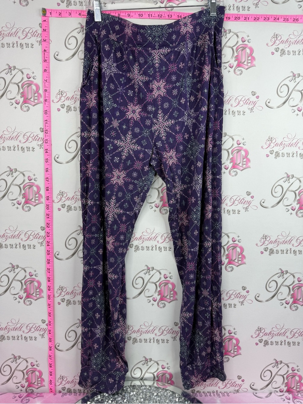 Georgia and Rylan pants pj snow flakes cute Purple Printed Pajama Pants